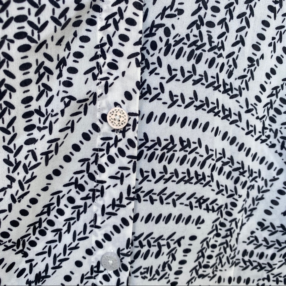 Cabi Black White Abstract Pattern Split-Back Butt… - image 4